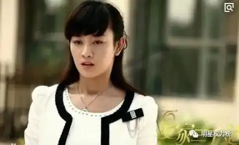 现在的她,和傻白甜一点关系都没有了吧