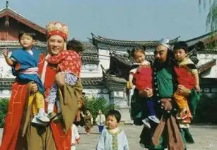 西游记经典幕后照弥勒佛露出啤酒肚,师徒四人同坐游艇