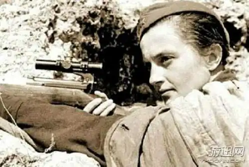 记得红警里的娜塔莎么她竟是有名的战斗英雄
