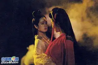 林青霞巩俐天山童姥旧照曝光陷同性暧昧
