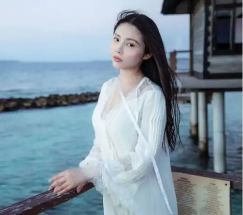 本以为徐冬冬太成熟演不了小龙女,剧照流出后,太美了
