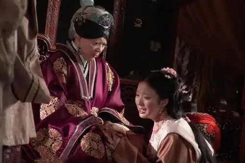 黛玉说宝玉银样镴枪头,鸳鸯怒骂缩头乌龟,豪门贾家为何阴盛阳衰