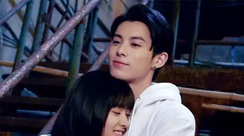 王鹤棣跟沈月什么关系为什么说看沈月看烦了