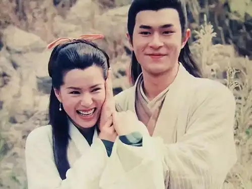 tvb最美小龙女,与富商十年虐恋无果如今
