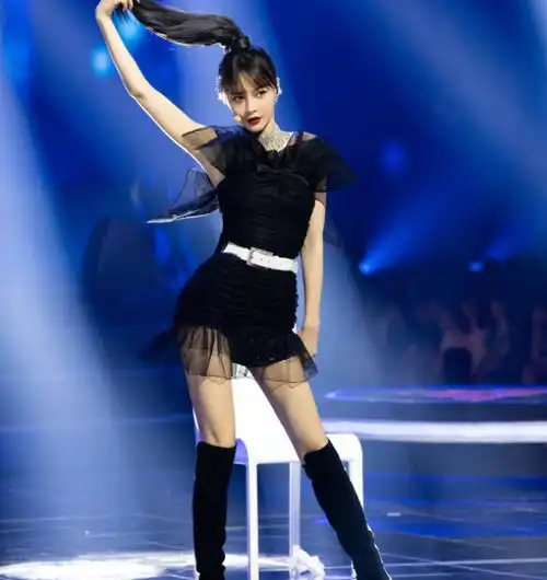 浪姐五公剧照来袭,张雨绮身材比列绝了,黄圣依气质绝美