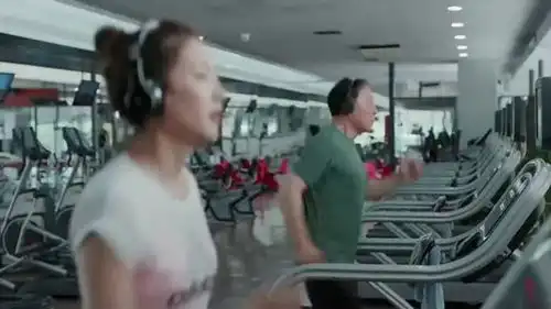 恋爱先生江疏影倪大红健身巧遇,倪大红不甘落后,增加跑步速度