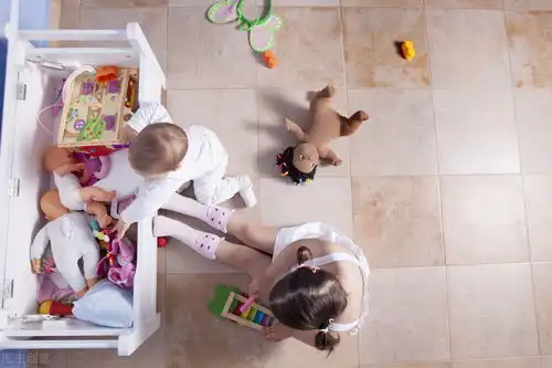 家里的玩具到处都是,该怎么培养孩子整理玩具呢