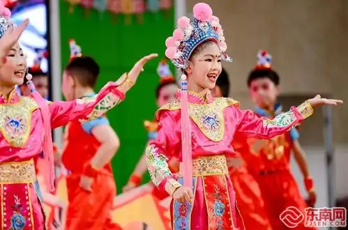 学校庆六一童心筑梦心向未来
