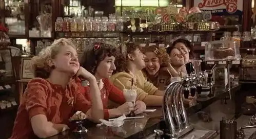 为奴十二年布达佩斯大饭店都出自carlsprague之手
