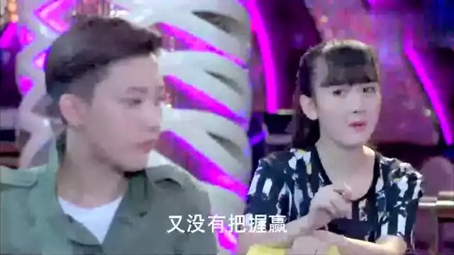 麻辣变形计他们劝说小迪不要与柳莎比试,但是小迪不服输