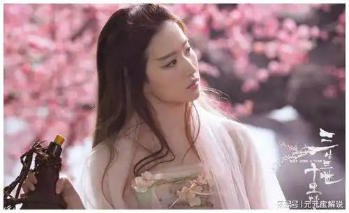 杨幂回应三亿对赌传闻,这姐准备大杀内娱了
