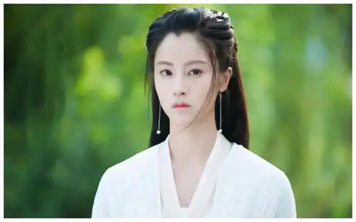 成为第二个刘亦菲毛晓慧小龙女模仿失败,颜值演技均被吊打
