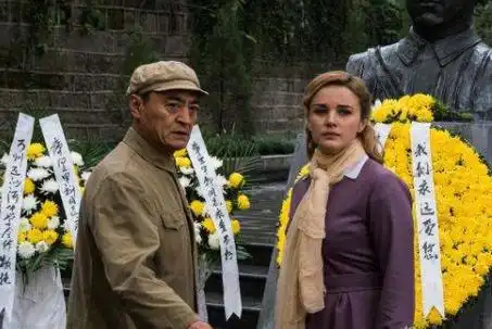 乌克兰女演员娜塔莎为祖国发声,网友希望你平安归来
