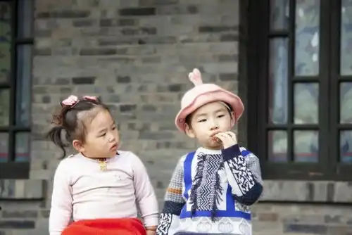 在南京读秋丨身处石湫影视基地,转眼陷入金陵十三钗的民国绮梦中
