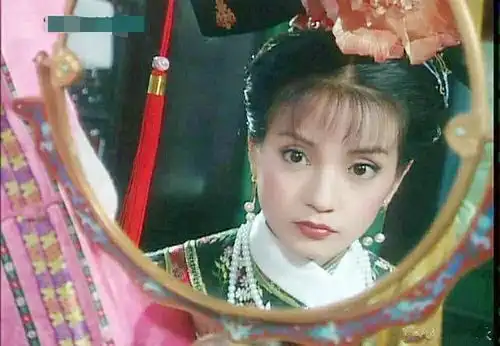 对镜自恋的古装女星,丽颖可爱,赵薇灵动,都输给了她的白眼