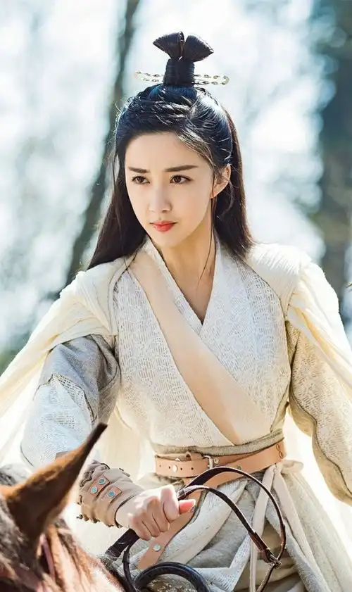 新版倚天屠龙记中十大美女排行,赵敏第五,殷素素第二,第一是她
