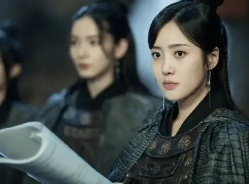 天醒之路热播中,又一古装甜宠剧将袭,超甜剧照让人欲罢不能