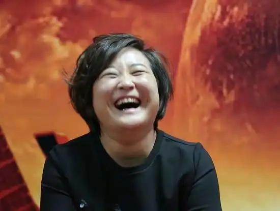 贾玲p图为黄渤电影宣传,与舒淇换脸美出新高度,毫无违和感