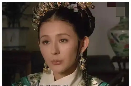 甄嬛传皇上给叶澜依这么多荣宠,是因为把她当作华妃的替身吗
