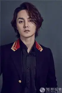 尹正初秋写真曝光优雅随性彰显魅力