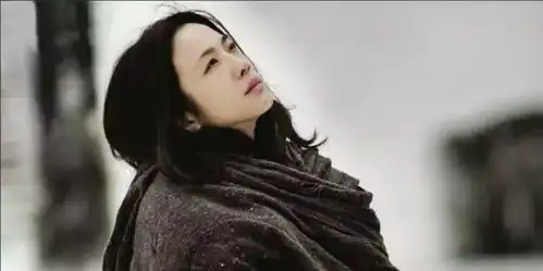 2次高考落榜一场床戏被封杀3年,这次她成为地球最后的蛇蝎美人汤唯
