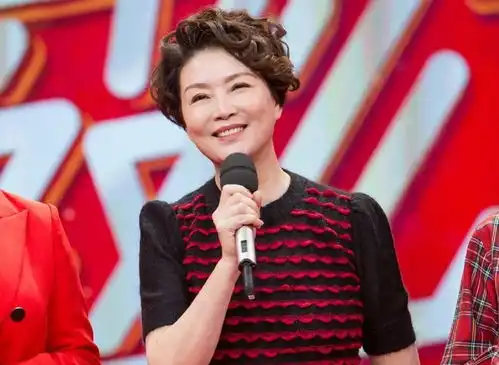 著名演员朱茵婚姻失败,对女儿有愧疚,一生最痛苦的事是失眠
