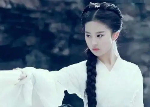 影视剧中穿白衣的女星刘亦菲自带仙气,娜扎经典,她无力吐槽
