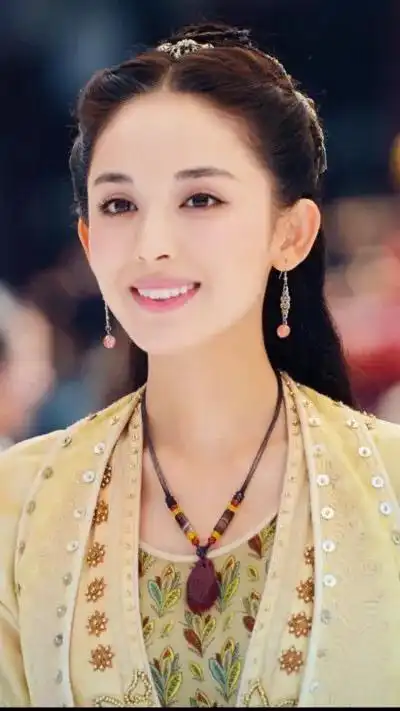 古力娜扎全网唯一一个能与迪丽热巴媲美的新疆女星