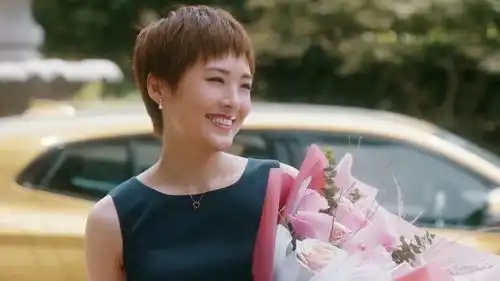 聚焦女性30的他爱,郑罗茜的劳伦活成了现代女性职场模板