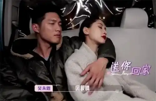 吴永恩热吻王子文弹钢琴大方示爱,张萌喊话甜晕过去了掐人中
