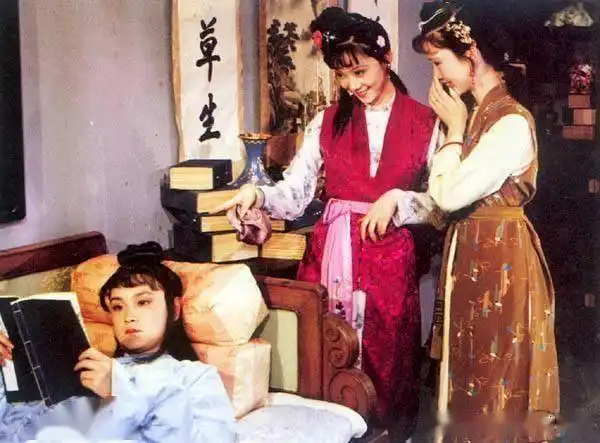 贤惠的麝月有手段
