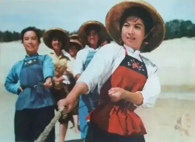 一代人脑海的老电影剧照,永恒经典,太美了
