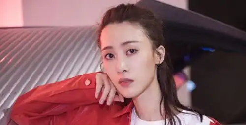 于方一个人资料女扮男装出演南烟斋笔录广峻一角引期待
