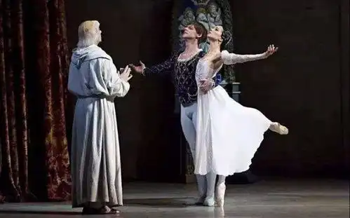 新年音乐会世界国宝级乐团把经典一起唱给你听
