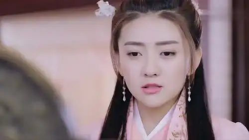 双世宠妃曲檀儿得知镜心叫自己小檀,竟开始教育起镜心来