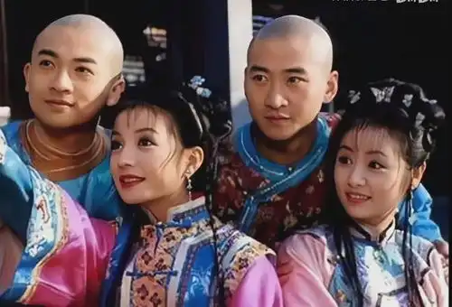 还珠格格第一部幕后拍摄花絮,高清修复的剧照来啦

