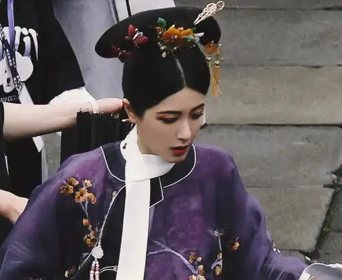 萌探清宫造型杨紫上演紫薇娇俏十足,但曾黎颜值美到窒息了