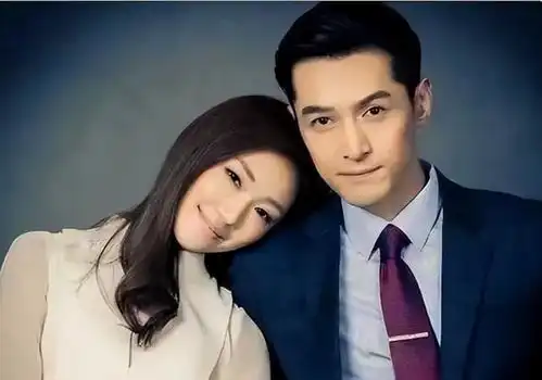 胡歌老婆一天仨瓜高学历是假,白富美是假,知情人曝出结婚内情