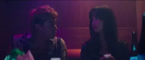 韩国版疯狂的石头,超强卡司演绎一个钱袋引发的血案
