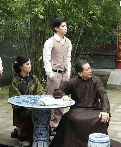 邓伦除了香蜜沉沉烬如霜,还拍了这么多剧,和杨紫演过情侣
