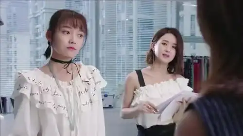 你和我的倾城时光小助理狗仗人势,欺负大总监,结果被怼的哑口无言,灰溜溜的走了
