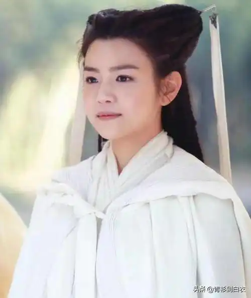 神雕侠侣要翻拍四版小龙女李若彤才是经典,毛晓慧太年轻
