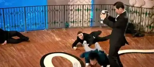 功夫瑜伽看到朋友把钻石拱手相让,杰克瞬间感觉万箭穿心