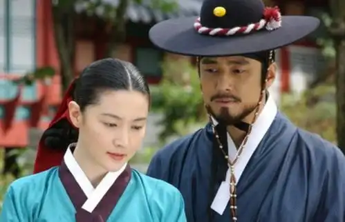 李英爱巅峰时嫁豪门,被质疑当小三,生下龙凤胎后复出捞金
