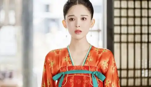 古力娜扎新剧定档,一身旗袍装靓丽全场,却被质疑蹭司藤热度