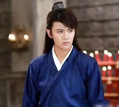 是因为他的颜值,还是因为他在剧中的性格和风格
