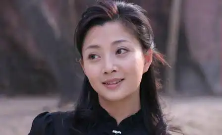 有漂亮酒窝的女星只服这8位,个个肤若凝脂,一颦一笑尽是风情