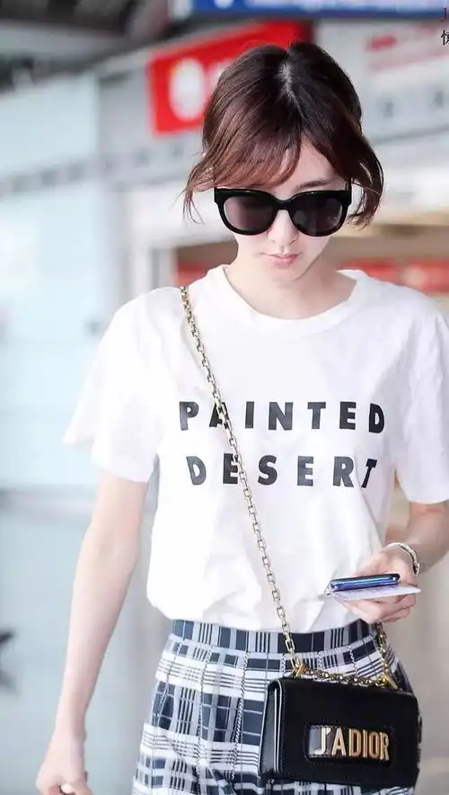 高云翔是二婚林更新王丽坤好事将近杨紫秦俊杰秀恩爱朱一龙粉丝抵制私生饭行为叶璇败诉熊黛林双胞胎女儿正面照曝光
