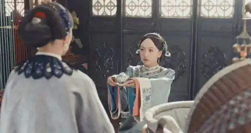 于正新剧上线,杨蓉热度高过蒋勤勤,剧情和玉楼春太相似
