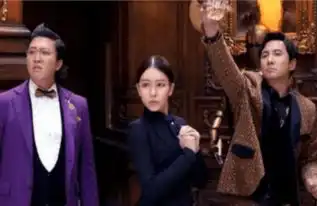 西红柿首富一个月花光10亿很难吗他在5年内花光了680亿
